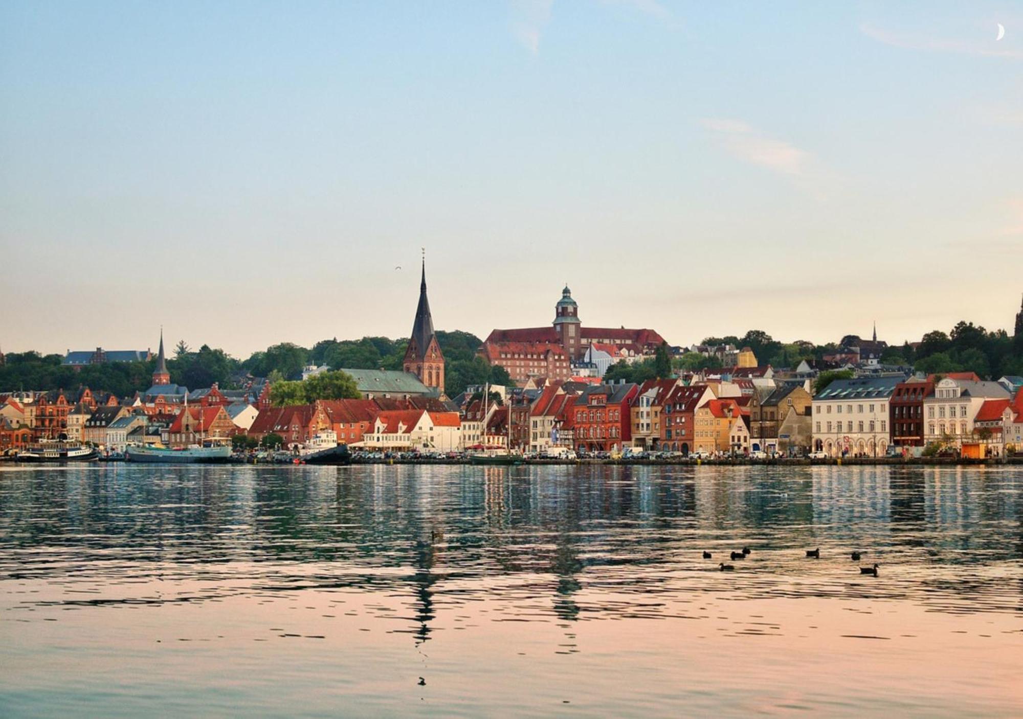 Hotel Am Rathaus Flensburg Buitenkant foto
